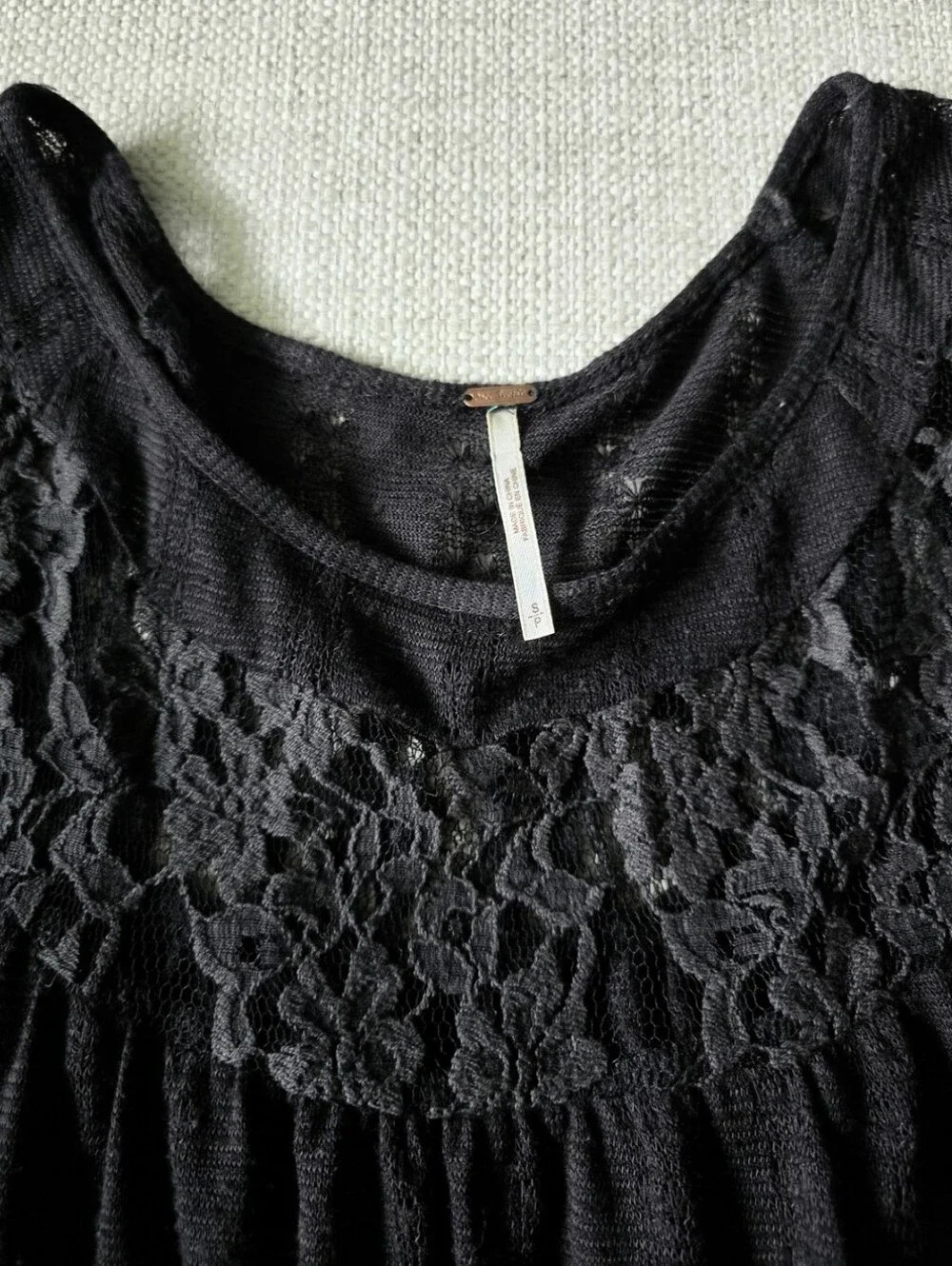 Free People Black Lace Crochet Boho Babydoll Top Small Flowy Peasant Blouse - Picture 4 of 5